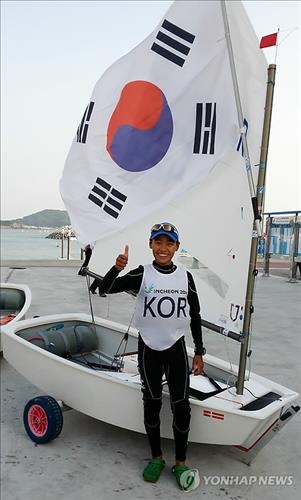 (LEAD)(Asiad) S. Korea sweeps four golds in sailing - 2
