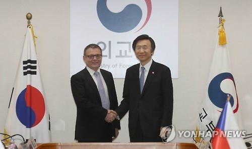 S. Korea, Czech Republic agree to cooperate on EU sanctions against N. Korea - 1