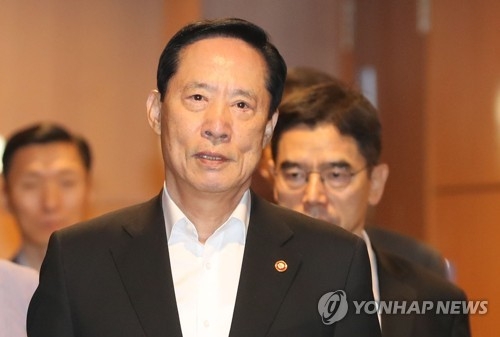 South Korean Defense Minister Song Young-moo in an undated file photo (Yonhap)