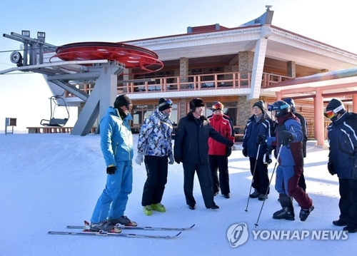 An advance South Korean team visits the Masikryong Ski Resort in North Korea in this file photo. (Yonhap)