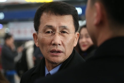 Choe Kang-il, deputy director-general for North American affairs at the foreign ministry, is seen at Beijing Capital International Airport on March 18, 2018, before boarding a flight to Finland. (Yonhap)