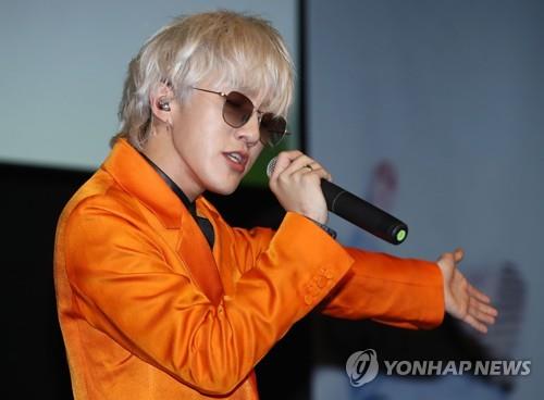 Zion.T showcases his new album "ZZZ" in a press meeting in Seoul ahead of its official release on Oct. 15, 2018. (Yonhap)