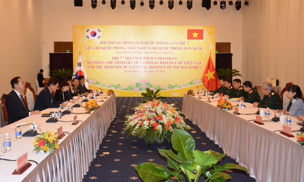 South Korean and Vietnamese defense officials hold an annual policy meeting in Ho Chi Minh City on Dec. 10, 2018, in this photo provided by Seoul's defense ministry. (Yonhap)