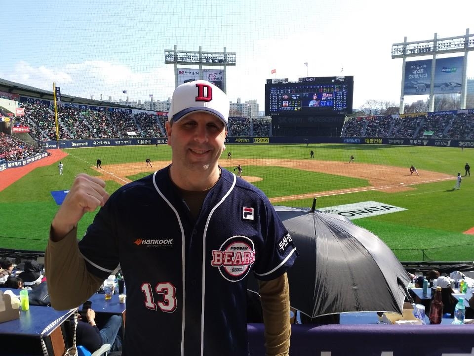 Mark Lippert, former U.S. ambassador to South Korea, poses for a photo at a Korea Baseball Organization game between the home team Doosan Bears and the Hanwha Eagles at Jamsil Stadium in Seoul on March 23, 2019. (Yonhap)