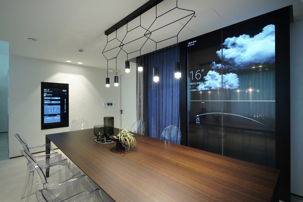 This photo provided by LG Electronics Inc. on Sept. 3, 2020, shows the interior of its smart home, LG ThinQ Home, in Pangyo, south of Seoul. (PHOTO NOT FOR SALE) (Yonhap)
