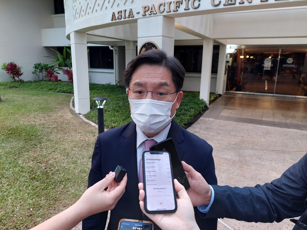 Noh Kyu-duk, South Korea's top nuclear negotiator, speaks to reporters after holding bilateral and trilateral talks with his U.S. and Japanese counterparts in Honolulu on Feb. 10, 2022. (Yonhap)