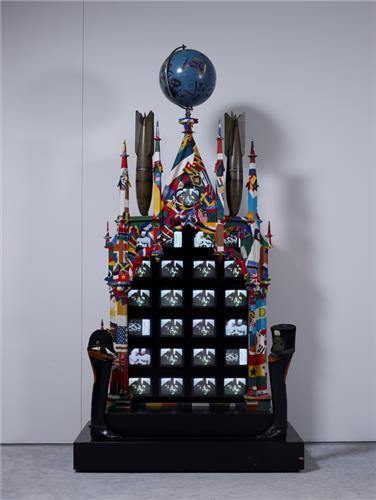 This photo provided by the National Museum of Modern and Contemporary Art (MMCA) shows Paik Nam-june's artwork "My Faust-Communication." (PHOTO NOT FOR SALE) (Yonhap)