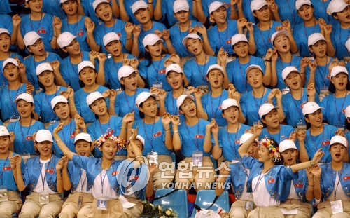 ０３年の大邱夏季ユニバーシアードに参加した北朝鮮応援団（資料写真）＝（聯合ニュース）