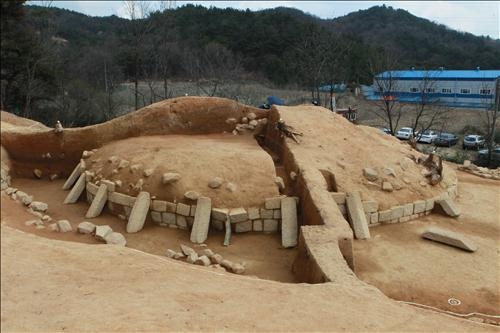 <왕릉급 신라 무덤의 출현..풀어야할 숙제 많아> - 3