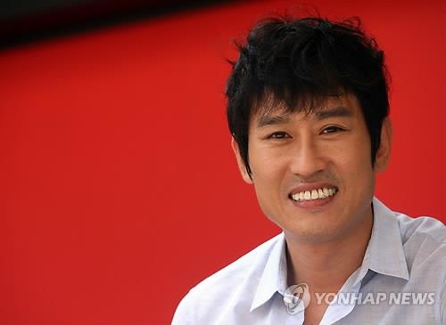 조희봉 "샐러리맨 일상의 절박함 표현했죠" - 2