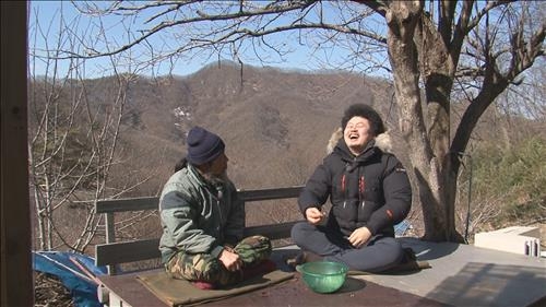 윤택 "욕심 따위 이단옆차기 공중360도 회전해 날렸죠" - 3