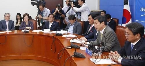 '국회법 거부권 쓰나미'에 정치 일정 전면중단 위기 - 4