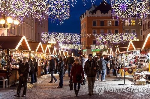 수난의 크리스마스…테러 우려에 종교색 논란까지 '설상가상' - 7