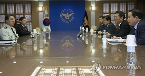 與 "무법천지 폭도 엄단" vs 野 "국민에 살인적 폭력"(종합) - 3