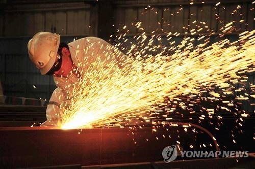 中 철강업계 구조조정 바람…50만명에 영향 - 2