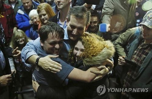 美아이오와 경선서 크루즈, 트럼프 꺾고 1위 이변 연출 - 2