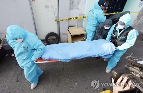 '딸 백골 시신 방치' 목사는 독일 유학파 출신 박사 - 2