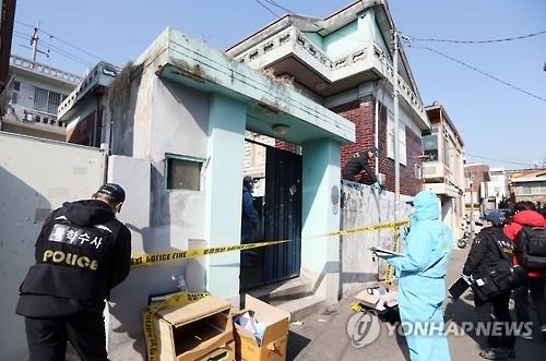 딸 시신 11개월 방치 목사 '얼굴없이 조용히 지내' - 2