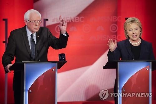 '경험 대 판단력'…불꽃 맞대결 벌인 힐러리-샌더스 - 2