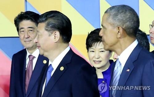 朴대통령, 햇볕정책 지우며 김정은 압박…대북외교 새판짜기 - 3