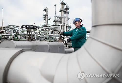 WTI, 13년 이래 최저로 폭락했다 'OPEC 감산협력'에 반등(종합) - 2