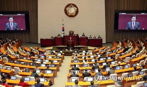 원유철 "위기 쓰나미 몰아친다"…'국가위기' 내세워 개혁 호소 - 2