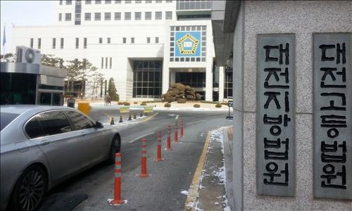 MRI 찍으며 여성 환자 추행…병원 방사선사 징역형 - 2