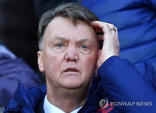 "맨유 노장 선수들, 판할 감독에 대한 신뢰 상실"<英언론> - 2