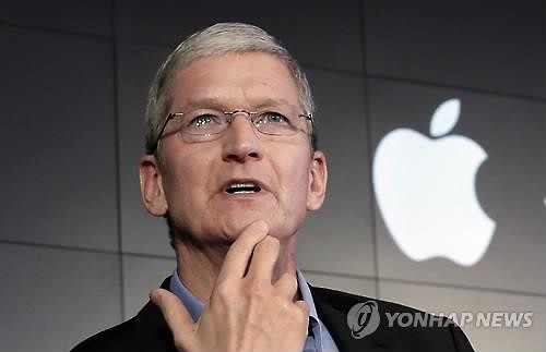 애플 CEO "아이폰 잠금해제 요구에 순응시 미국에 해로워" - 2