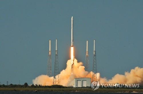 스페이스X, 로켓 해상 회수 실험 '4전 5기' 만에 성공(종합2보) - 4