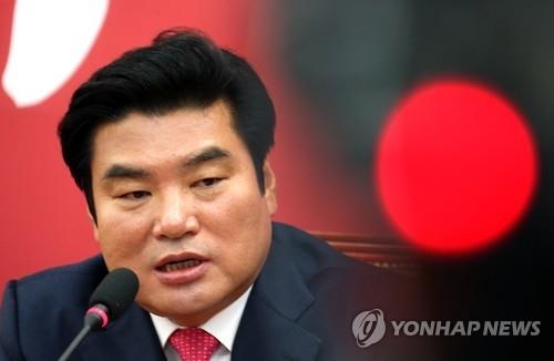 원유철 "지도부 진공상태인데 나마저 안하면 어떡하겠느냐" - 2