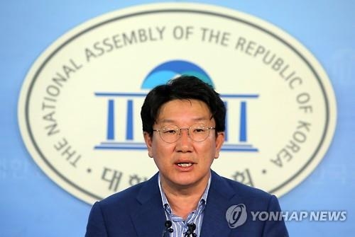 비박계 권성동, 檢 출신 전략통서 집권당 사무총장으로 - 2