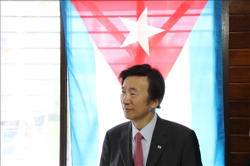 韓외교수장, 95년만에 쿠바 한인 만났다…한인후손회관 방문 - 2
