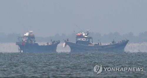 < SNS돋보기> 한강하구 중국어선 퇴거작전…"혼쭐내야" - 2