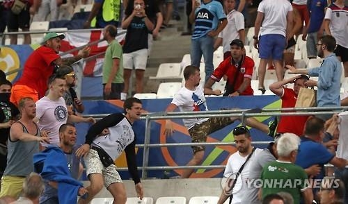 '유로 2016 러시아 축구팬 난동' 佛-러 갈등 심화(종합3보) - 3