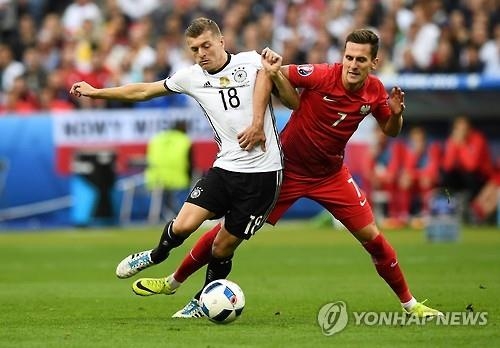 -유로2016- 우승후보 독일, 폴란드와 0-0 무승부…'헛심공방' - 2