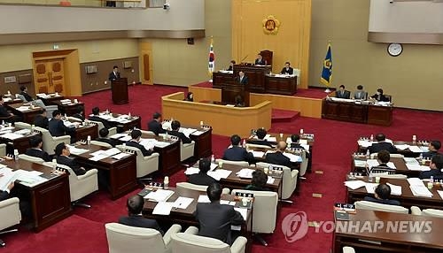 후보등록제 공론화…충북도의회 교황선출식 의장선거 바뀌나 - 3