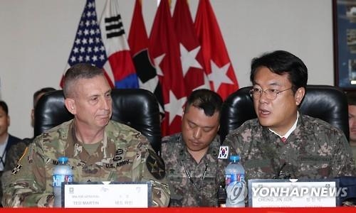 정진석 "문재인, 北 비판 않고 우리 군대만 비하" - 2
