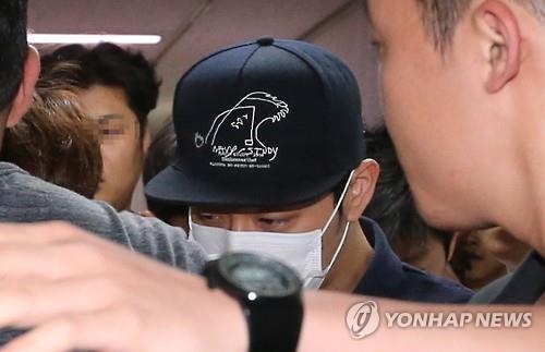 '성폭행 피소' 박유천, 오늘 저녁 피의자 신분 경찰 출석 - 2