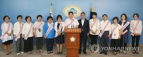 맞춤형 보육 시행에 與 "원안대로"·더민주 "책임물을 것" - 2