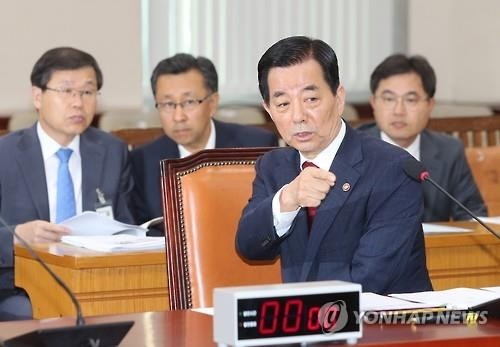 한민구 "사드 배치, 국회 비준동의 사안 아냐" - 2