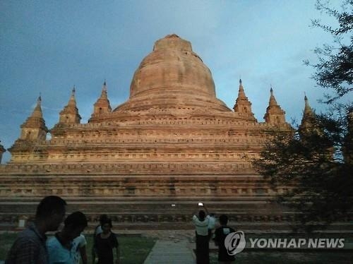 찬란한 불교유적 도시 미얀마 바간, 지진 한방에 '와르르' - 4