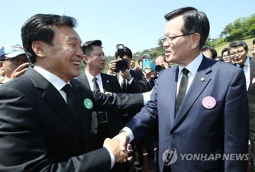 정의화·손학규, 강진서 90분 회동…'중간지대' 교감했나 - 2