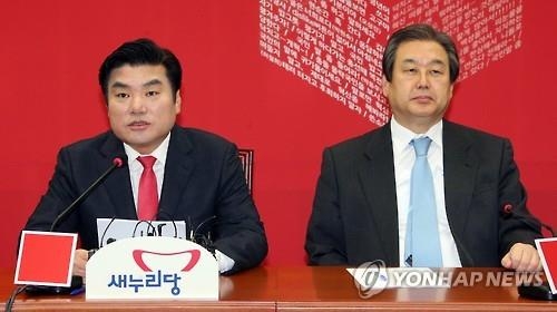 새누리당 원유철 전 원내대표(왼쪽)와 김무성 전 대표(오른쪽)