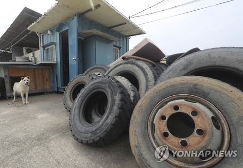 '타이어노예' 업주, "아들 지켜달라" 80대父 간곡한 유언 짓밟아(종합) - 1