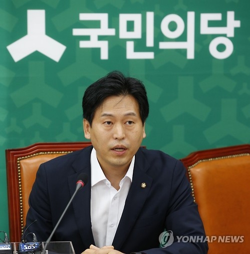 국민의당 "朴대통령의 '박지원 비난' 매우 유감" - 1