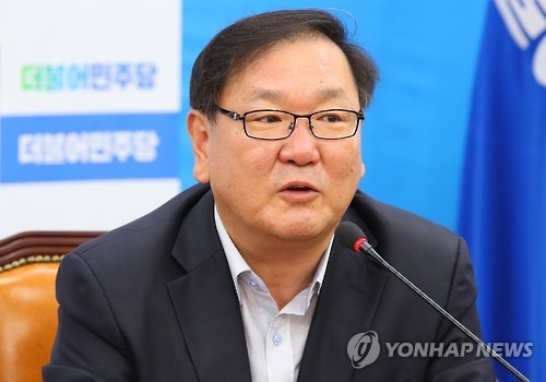 <국감현장> 수출입銀 보고서 '이승만·박정희 미화' 논란 - 1