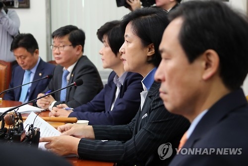 '촛불'과는 거리두는 두 野, 총공세에도 장외투쟁은 경계(종합) - 1