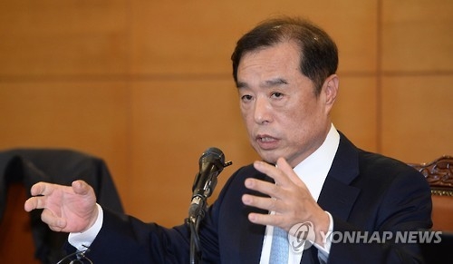 답변하는 김병준 국무총리 내정자