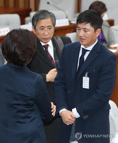 고영태 "태블릿 PC 저와 무관…崔, 태블릿 잘 못다뤄" - 1